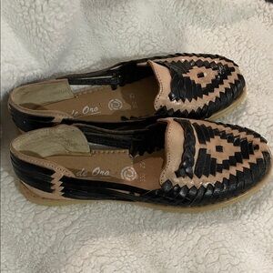 350 Black Natural Artesian Huarache sandals